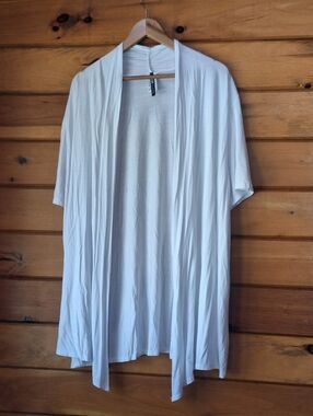 Moon Collection 🤍 White Open-Front  Light Layering Cardigan. 👗